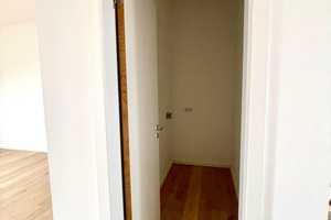 Qualität trifft Lage, moderne 2 Zimmer Whg und EBK, Tgl. Bad und Balkon im Herzen von Wiesbaden – Wilhelmstraße 44-46, 65183 Wiesbaden – Vorschaubild 8