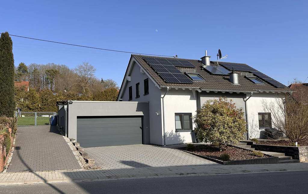 Immobilie in Oberthal - Entdecken Sie ein Zuhause, das in Wirklichkeit noch mehr überzeugt als auf den Bildern! - Bild 0