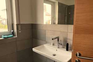 Moderne Neubau-DHH mit Einbauküche und großem Bad in Friesheim – Regensburg (Kreis) – Vorschaubild 5