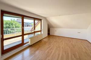 Dachgeschoss-Juwel mit 3 Balkonen & Achalm-Blick - Südstadt Reutlingen – Die vollständige Adresse der Immobilie erhältst du vom Anbieter., 72764 Reutlingen-Mitte, Reutlingen – Vorschaubild 8
