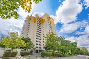 Panorama Tower Germering | Sanierte 2-Zimmer-Wohnung mit Balkon & Tiefgarage (7.OG) – Münchenerstraße 2, 82110 Germering – Vorschaubild 2