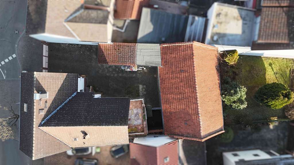 Immobilie in Niederdorfelden - Ein- bis Zweifamilienhaus mit Scheune & Bauplatz – großes Grundstück & Potenzial - Bild 4