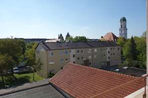 Helle teilmöblierte 2-Zi.-Whg. mit Westbalkon in BMW-Nähe, neuwertige EBK, provisionsfrei. – Schleissheimerstrasse 303, 80809 Am Riesenfeld, München – Vorschaubild 8