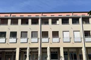 Schöne Wohnung mit großem Balkon in sehr guter Lage – Die vollständige Adresse der Immobilie erhältst du vom Anbieter., 76139 Waldstadt, Karlsruhe – Vorschaubild 2
