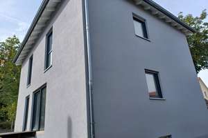 Energie-effizient, neuwertig und bezugsfertig: Toskanahaus in Burglengenfeld – Die vollständige Adresse der Immobilie erhältst du vom Anbieter., 93133 Burglengenfeld – Vorschaubild 3