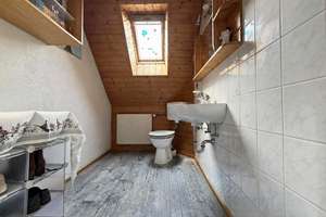 Diese Wohnidylle wird Ihr neues Zuhause. 3 Zimmer auf 97 m². Herrlicher Garten, Garage plus Carport. – Die vollständige Adresse der Immobilie erhältst du vom Anbieter., 78176 Blumberg – Vorschaubild 12