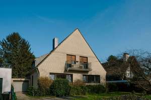 Raum für Visionen: Familienhaus mit großem Grundstück direkt am Rhein – Die vollständige Adresse der Immobilie erhältst du vom Anbieter., 40489 Wittlaer, Düsseldorf – Vorschaubild 2