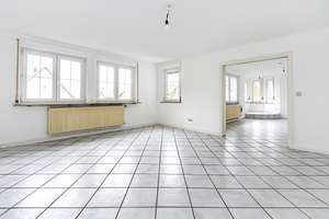 Charmantes Zuhause • herrlicher Garten neue Heizung und Platz für Oma und Opa – Die vollständige Adresse der Immobilie erhältst du vom Anbieter., 72469 Meßstetten – Vorschaubild 2