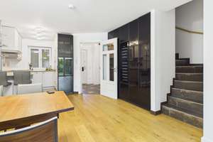 Exklusives Reihenhaus mit 6 Zimmern, Wintergarten, 2 Gartenbereichen und Balkon in München-Trudering – 81827 Waldtrudering, München – Vorschaubild 12