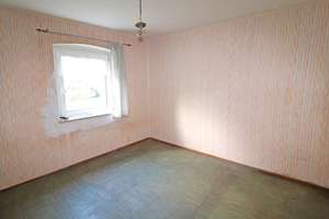 Haus mit Potenzial! Günstiges Renovierungsobjekt mit Nebengebäude & idyllischem Garten
 – Die vollständige Adresse der Immobilie erhältst du vom Anbieter., 92694 Etzenricht – Vorschaubild 9