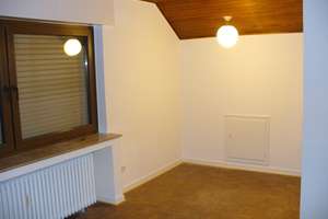 BONN OBERKASSEL 2 Zimmer-Wohnung im DG rechts zu verkaufen in toller Wohnlage mit ca. 48 m² Wfl. – Die vollständige Adresse der Immobilie erhältst du vom Anbieter., 53227 Oberkassel, Bonn – Vorschaubild 8