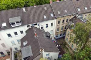 Gepflegtes Mehrfmailienhaus - teilsaniert!
