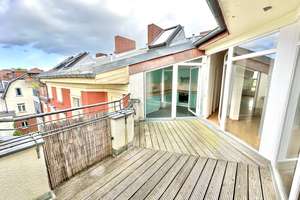 Großzügiges 4-Zi.-Dachgeschoss-Juwel mit großer Terrasse im Herzen von Lichterfelde-West