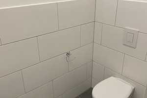 Dachgeschoss- Wohnung mit Terrasse, möbliert & ALL- INCLUSIVE Miete!- über den Dächern Düsseldorfs – Merziger Straße 19 a/b, 40476 Düsseldorf – Vorschaubild 8