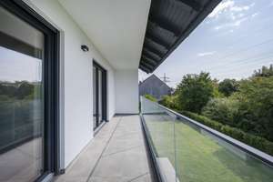 Erstbezug! Wohnen mit Stil und Raum – 9-Zimmer-Einfamilienhaus mit Wellnessbereich & Garten – Die vollständige Adresse der Immobilie erhältst du vom Anbieter., 85465 Wartenberg – Vorschaubild 3