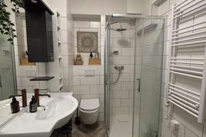 FRANKFURT CITY ! DIREKT AM RÖMER ! 2- Zimmer I Küchenzeile I Renoviert I Parkett I Aufzug – 60311 Altstadt, Frankfurt am Main – Vorschaubild 8
