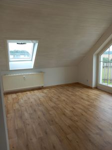 Attraktive 2-Zimmer-Dachgeschosswohnung mit Balkon in Scheibenberg