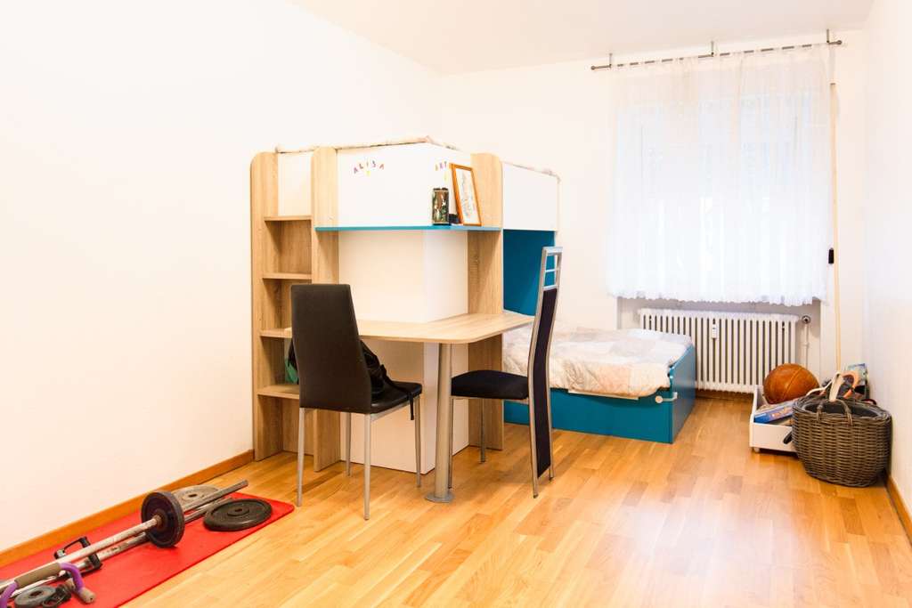 Immobilie in Rümmingen - Wohnen mit Komfort: 4-Zimmer-Wohnung mit hauseigenem Hallenbad  - Bild 3