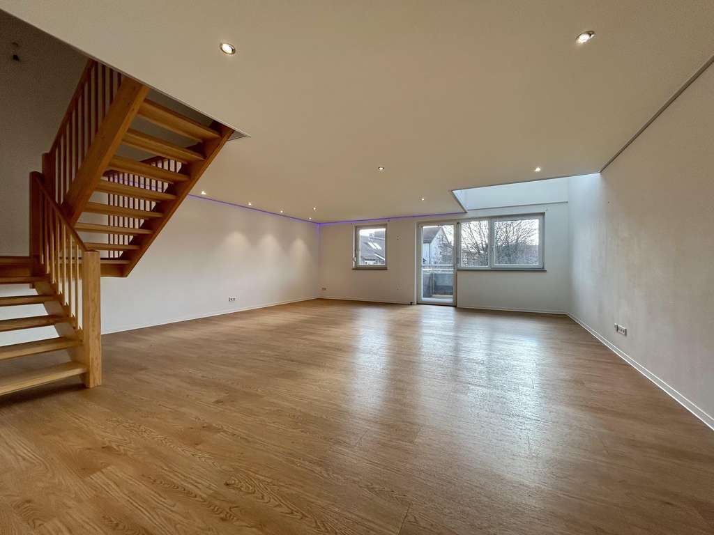 Immobilie in Kirchseeon - STILVOLL & ZENTRAL- Traumhafte 4 Zimmer-Maisonette- Wohnung mit TOP Ausstattung !!!  - Bild 0