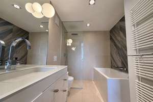 PRIVATE FLOOR LIVING AM HOFGARTEN | EIGENE ETAGE · DIREKTER LIFTZUGANG ·  KAMIN – Die vollständige Adresse der Immobilie erhältst du vom Anbieter., 40479 Pempelfort, Düsseldorf – Vorschaubild 12