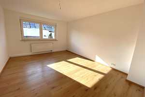 Zweifamilienhaus mit Ausbaupotenzial – Neu-Ulm (Kreis) – Vorschaubild 4