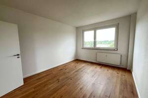 Gemütliche 3-Zimmer-Wohnung mit Balkon in Zwickau, Pölbitz – Moseler Straße 12, 8058 Pölbitz, Zwickau – Vorschaubild 3