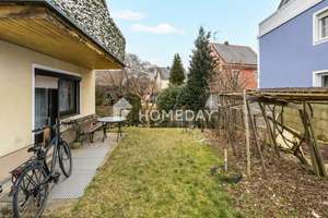 Großzügig & vielseitig: Zweifamilienhaus mit Garten, 2 Garagen und Balkonen in Krondorf – Die vollständige Adresse der Immobilie erhältst du vom Anbieter., 92421 Schwandorf – Vorschaubild 5
