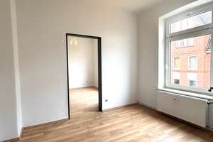 Helle 3-Zimmer-Wohnung im 3. OG mit Loggia in der Kaiserstraße 51 – zentrale Lage in Kiel-Gaarden