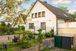 Einfamilienhaus mit Anlieger, 7 Zimmer auf großem Grundstück – Die vollständige Adresse der Immobilie erhältst du vom Anbieter., 22043 Jenfeld, Hamburg – Vorschaubild 2