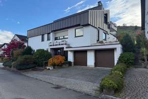 Selten großzügig u. komfortabel! Extravag. EFH m. 330 m² Wohnfl. u. 8,8 Ar Grdst. in idyll. Lage! – Die vollständige Adresse der Immobilie erhältst du vom Anbieter., 72664 Kohlberg – Vorschaubild 3