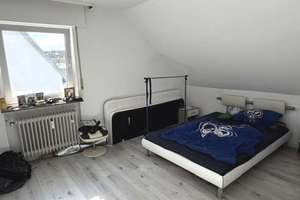 ruhige Lage -  helle gemütliche 3-Zimmer-Dachgeschoß-Wohnung – Die vollständige Adresse der Immobilie erhältst du vom Anbieter., 70186 Gaisburg, Stuttgart – Vorschaubild 6
