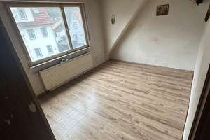Doppelhaushälfte mit Garten, Garage & Entwicklungspotenzial – Die vollständige Adresse der Immobilie erhältst du vom Anbieter., 72461 Albstadt – Vorschaubild 7