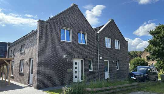 Bild von Wohnen mit Lebensqualität – Doppelhaushälfte in zentraler Lage von Apen