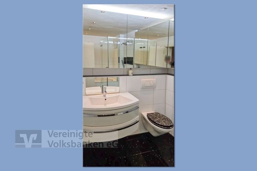 Immobilie in Wannweil - Geräumige 5/6 Zimmer-DG-Wohnung in Wannweil mit 2 Garagen! - Bild 7