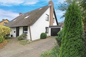 Familienfreundliche Doppelhaushälfte mit Garage, Carport und schönem Garten in Henstedt-Rhen – Die vollständige Adresse der Immobilie erhältst du vom Anbieter., 24558 Henstedt-Ulzburg – Vorschaubild 4