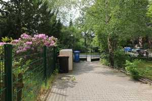 Rented historical apartment with balcony and community garden as investment – Berlin – Vorschaubild 9