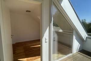 Sehr schöne GALERIE-Wohnung. Ideal für ein PAAR ohne Kinder. Balkon, Einbauküche, Stellplatz. FREI – Die vollständige Adresse der Immobilie erhältst du vom Anbieter., 70599 Schönberg, Stuttgart – Vorschaubild 7