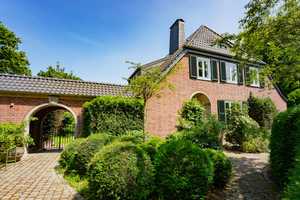 Traumlage Stadtwald! Wunderschöne freistehende Familienvilla im Landhausstil in bester Nachbarschaft – Krefeld – Vorschaubild 2