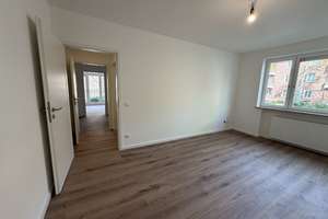 Frisch sanierte 2-Zimmer-Hochparterrewohnung in gepflegter  Wohnanlage mit Pool & Sauna – Die vollständige Adresse der Immobilie erhältst du vom Anbieter., 22297 Winterhude, Hamburg – Vorschaubild 7