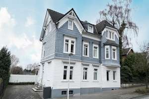 Stilvolles Ein-/Zweifamilienhaus + Gewerbeanbau. Viel Platz - viele Möglichkeiten !