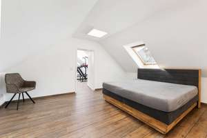 Innenpool, Sauna, Kamin, vier Bäder/WCs, Garage usw.: Fantastisches Ein-/Zweifamilienhaus in Hönow – Die vollständige Adresse der Immobilie erhältst du vom Anbieter., 15366 Hoppegarten – Vorschaubild 21