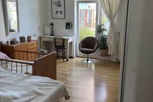Helle 3-Zimmer-Wohnung mit Erker & Wohnküche inkl. Balkon in Düsseldorf-Golzheim (3. OG) – 40474 Golzheim, Düsseldorf – Vorschaubild 2