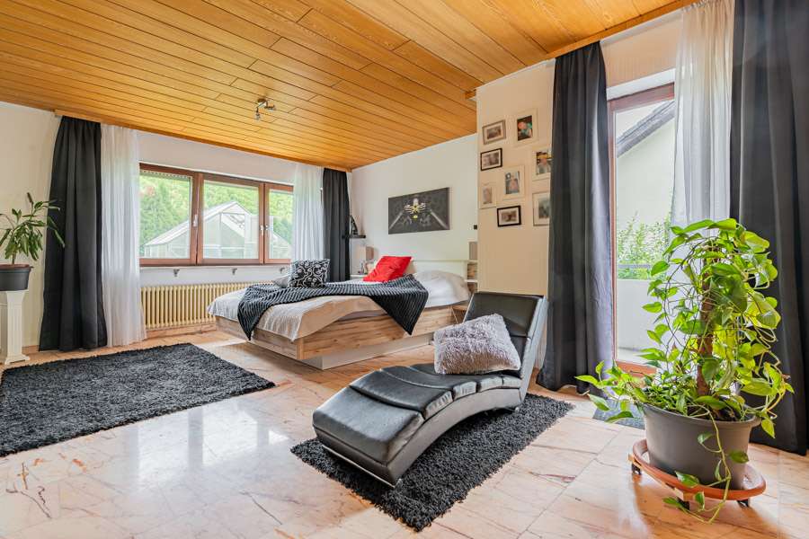 Immobilie in Pfaffenhofen - LIEGENSCHAFT - Besondere Architektenvilla mit ELW und Extras in Feldrandlage von Pfaffenhofen - Bild 10