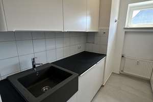 Top WG Zimmer in frisch sanierter Frauen WG zu vergeben (Siehe Video) (Z2) – Am Vogelsfeldchen 13, 51373 Wiesdorf, Leverkusen – Vorschaubild 17