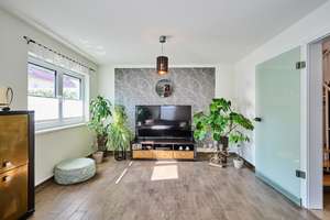 Moderne Doppelhaushälfte mit zwei Terrassen und Garten in ruhiger Wohnlage. – Die vollständige Adresse der Immobilie erhältst du vom Anbieter., 94315 Alburg, Straubing – Vorschaubild 7