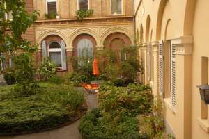 DESIGNER-DACHGESCHOSS-WOHNUNG MIT "2 SCHLAFZIMMERN" IN EINEM HISTORISCHEM STADTPALAIS – Wörthstraße 6, 65185 Mitte, Wiesbaden – Vorschaubild 18