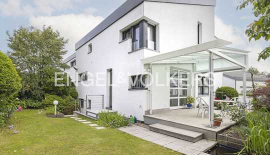 Bild von Für anspruchsvolle Architekturliebhaber: Außergewöhnliche Doppelhaushälfte in begehrter Wohnlage
