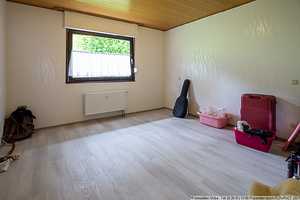 Großzügiges Einfamilienhaus mit Einliegerwohnung und Garagen in Adenau – Ahrweiler (Kreis) – Vorschaubild 15