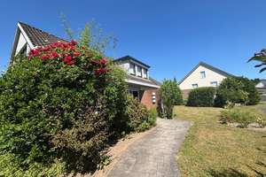 Viel Platz für Ideen – großzügiges Wohnhaus mit Potenzial in familienfreundlicher Lage von Lübeck – Die vollständige Adresse der Immobilie erhältst du vom Anbieter., 23556 Sankt Lorenz Nord, Lübeck – Vorschaubild 12