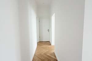 Lichtdurchflutete Altbauwohnung mit Fischgrät-Parkett & Balkon  / Lorettoviertel   – 40219 Unterbilk, Düsseldorf – Vorschaubild 8
